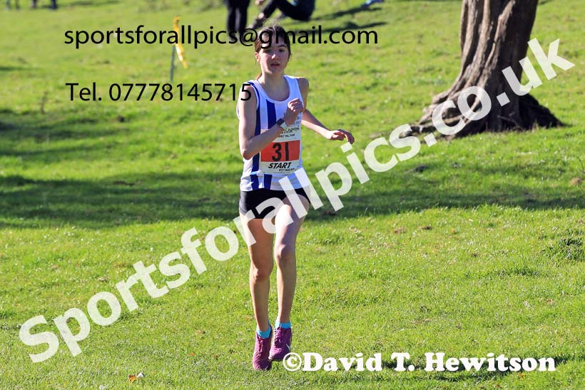 Womens under-17s and under-20s, 2022 NECAA Cross Country Relays, Thornley Hall Farm, Peterlee, County Durham, October 15th. Photo: David T. Hewitson/Sports for All Pics